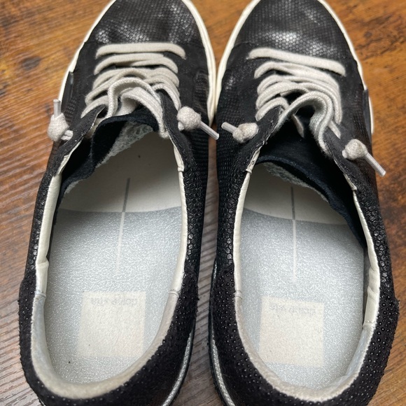 Dolce Vita sneakers, size 8 - Picture 4 of 6